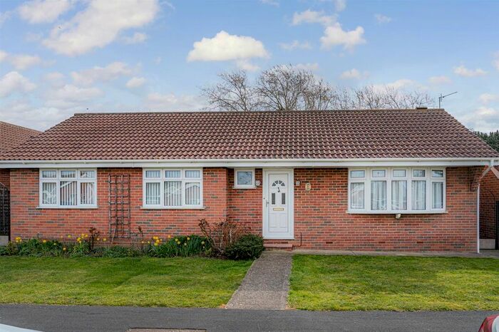 3 Bedroom Bungalow To Rent In St. Margarets Close, Seasalter, CT5