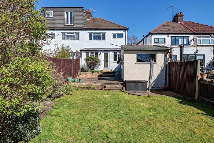 3 Bedroom Semi-Detached House For Sale In Ingham Road, South Croydon, CR2
