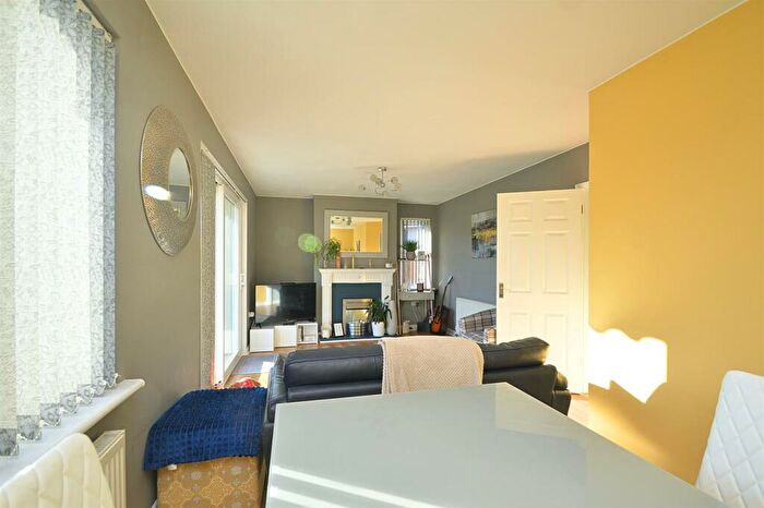 2 Bedroom Detached Bungalow For Sale In Large South-facing Garden * Lake, PO36