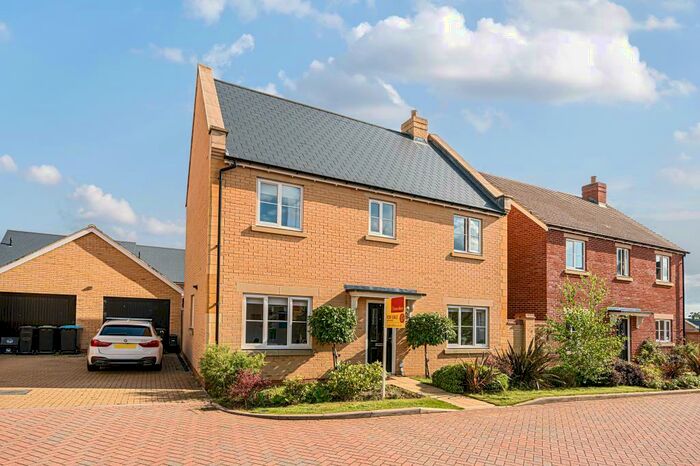 4 Bedroom Detached House For Sale In Chipping Norton, Oxfordshire, OX7