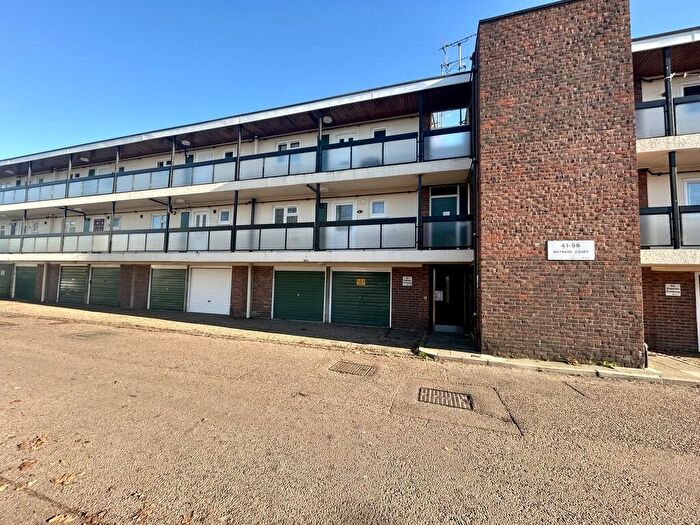 1 Bedroom Apartment For Sale In Maynard Court, Waltham Abbey, EN9