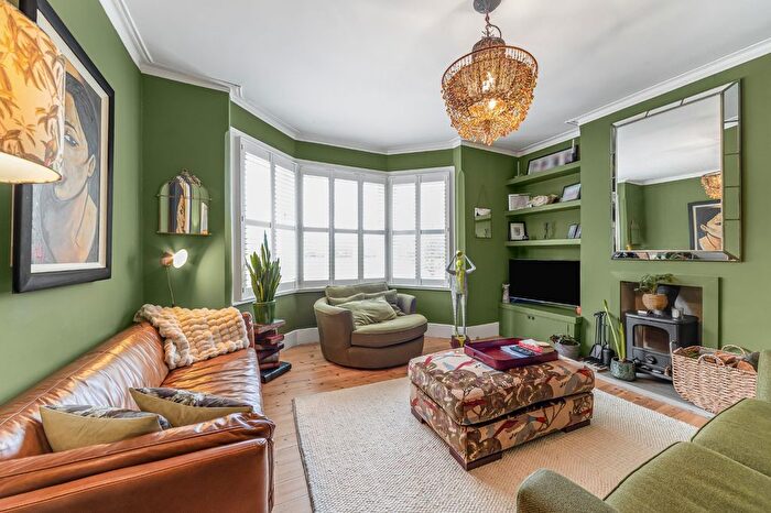 5 Bedroom Flat For Sale In Burntwood Lane, Earlsfield, London, SW17