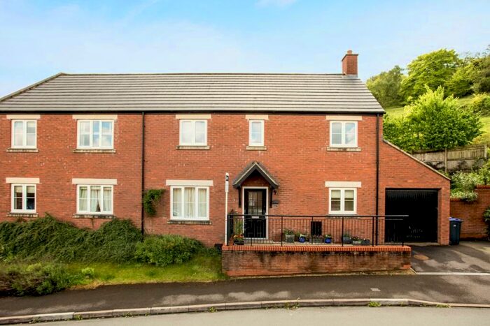 4 Bedroom End Of Terrace House To Rent In White Horse Road Marlborough, SN8