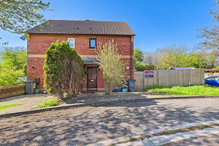 2 Bedroom Terraced House To Rent In Hawthorn Crescent, Yatton, BS49