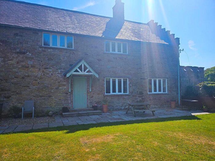 3 Bedroom Cottage To Rent In Gwysaney, Rhosesmor, Mold, CH7