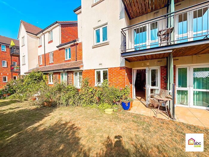 1 Bedroom Flat For Sale In Apartment, Tythe Court, White Hart Lane, Romford, RM7