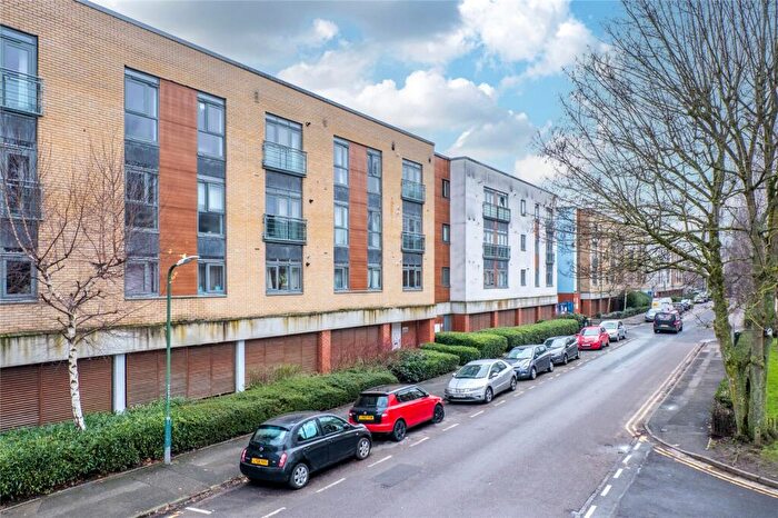 1 Bedroom Penthouse For Sale In Wallis Place, Hart Street, Maidstone, Kent, ME16