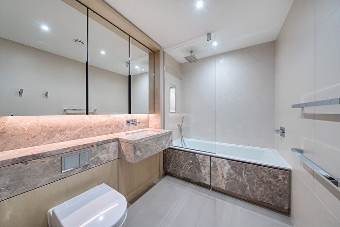 2 Bedroom Flat To Rent In Parrs Way, London, W6