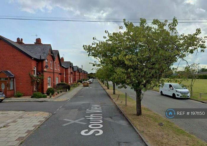 3 Bedroom Semi-Detached House To Rent In South View, Wirral, CH62