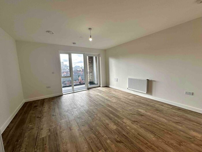 1 Bedroom Flat To Rent In Pier Way, London, SE28