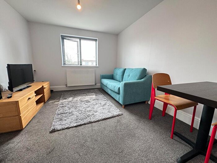 1 Bedroom Apartment To Rent In Flat, Radcliffe Road, West Bridgford, Nottingham, NG2