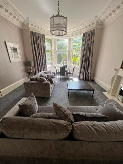 1 Bedroom Flat To Rent In Queens Park Avenue, Glasgow, G42