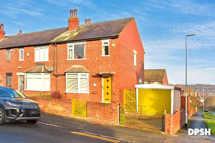 3 Bedroom End Terrace House For Sale In Aston Terrace, Leeds, LS13