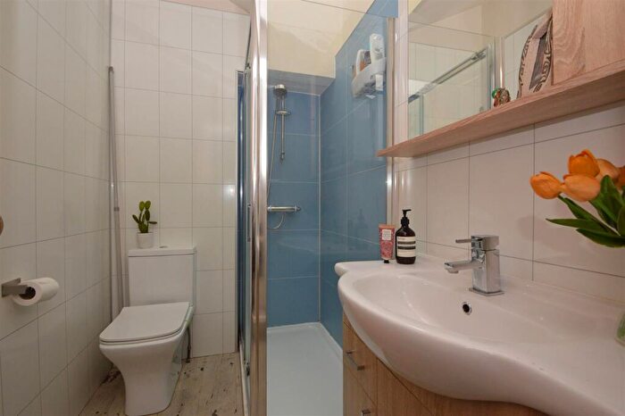 2 Bedroom Semi-Detached House For Sale In Haylands, Ryde, PO33