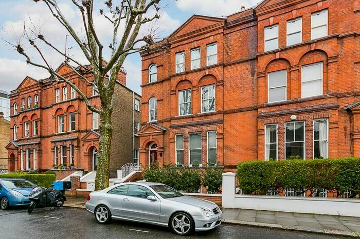 2 Bedroom Flat To Rent In Auriol Road, London, W14