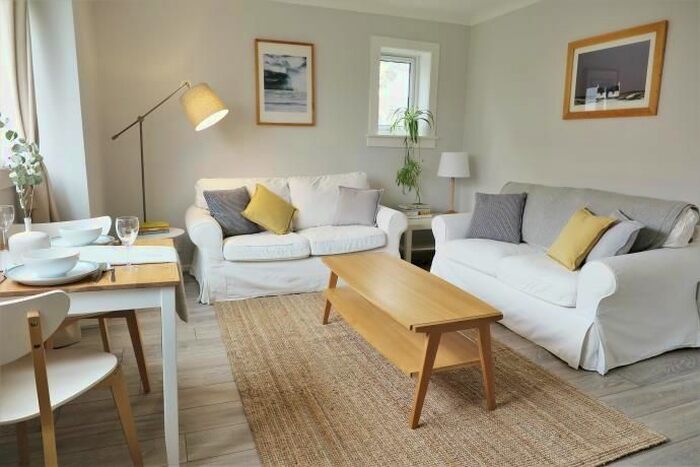 2 Bedroom Flat To Rent In Forrester Park Gardens, Edinburgh, EH12