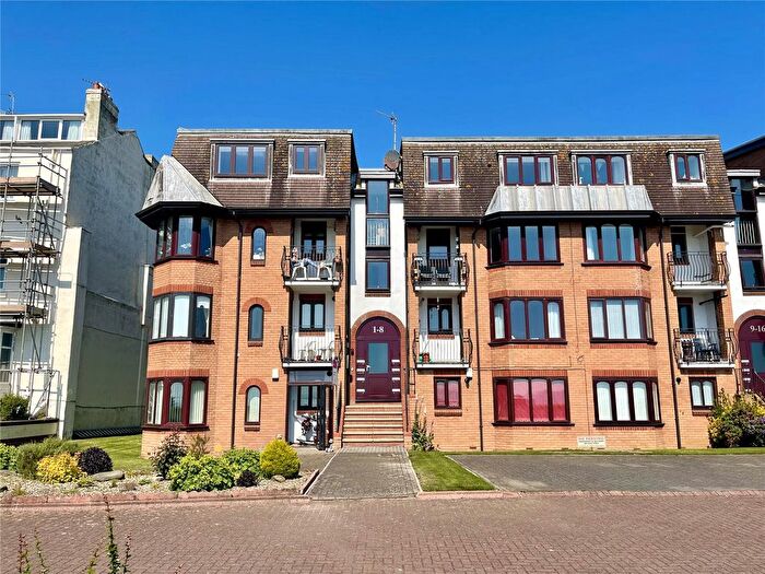 2 Bedroom Flat For Sale In Alexandra Court, Bridlington, East Yorkshire, YO15