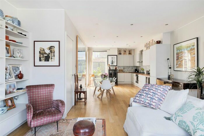 2 Bedroom Flat To Rent In Portobello Road, Notting Hill, W11