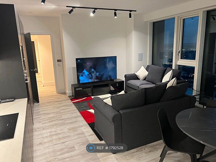 2 Bedroom Flat To Rent In Portal Way, London, W3