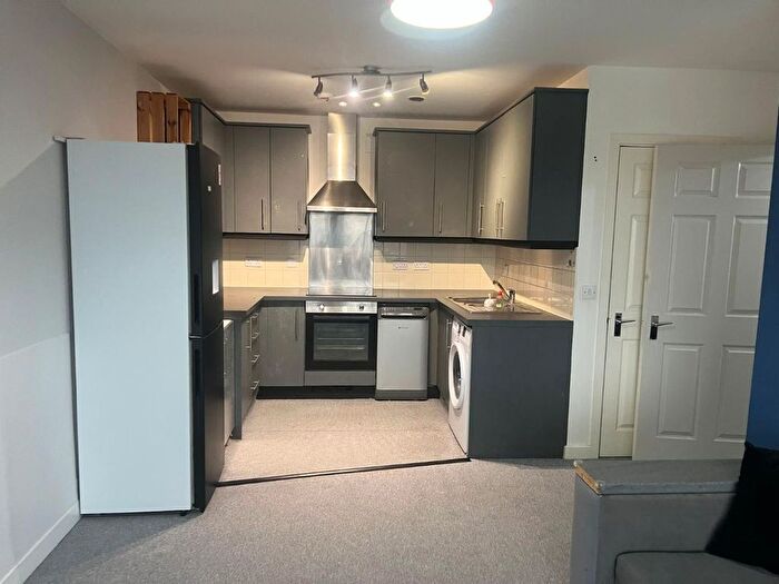 2 Bedroom Flat To Rent In Apartment, Woodall Court, Whitestone Way, Croydon, CR0