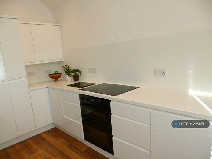 1 Bedroom Flat To Rent In Fleetwood Avenue, Westcliff-On-Sea, SS0
