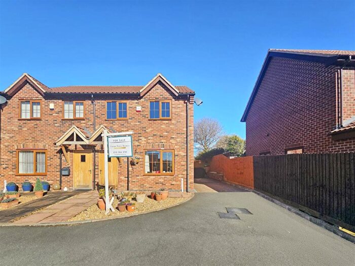 3 Bedroom Semi-Detached House For Sale In Ploughman Avenue, Woodborough, Nottingham, NG14