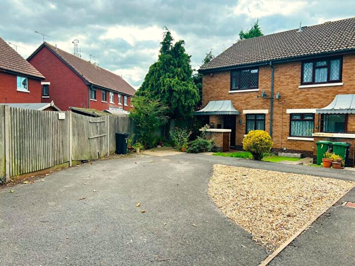 1 Bedroom Flat For Sale In Marsh Close, Drayton, Portsmouth, PO6