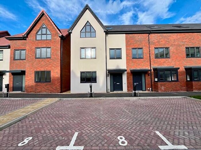 4 Bedroom End Of Terrace House To Rent In Francis Avenue, Aylesbury, HP21
