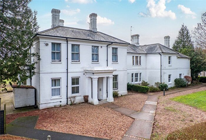 1 Bedroom Flat For Sale In Tonbridge Road, Teston, Maidstone, Kent, ME18