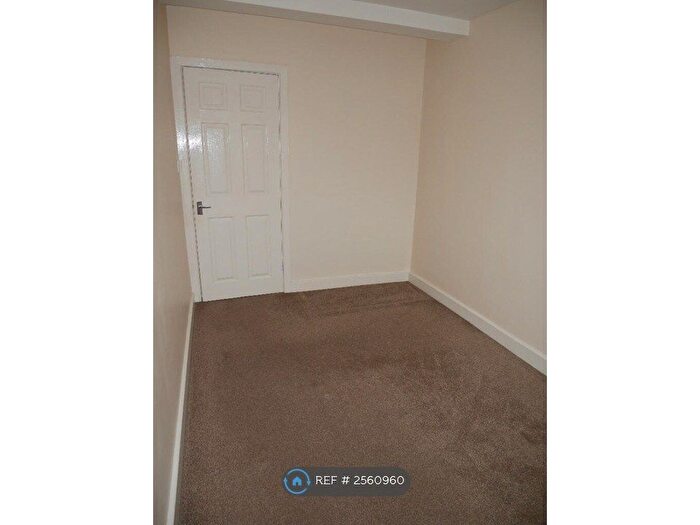 2 Bedroom Flat To Rent In Worcester Road, Cheadle Hulme, Cheadle, SK8