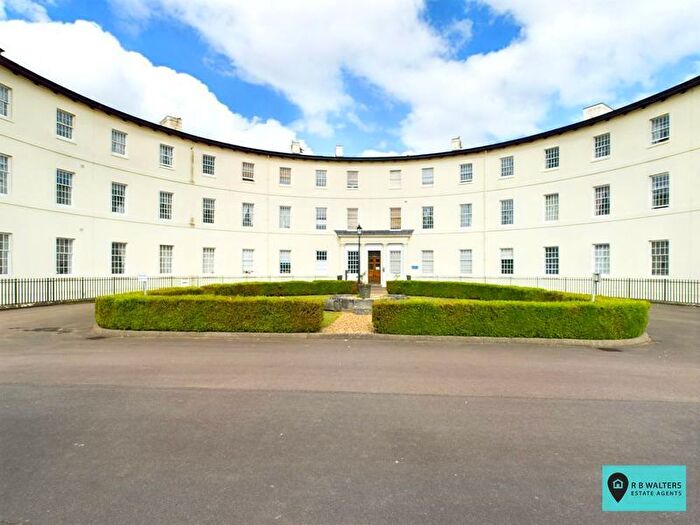 2 Bedroom Flat For Sale In The Crescent, Gloucester, GL1