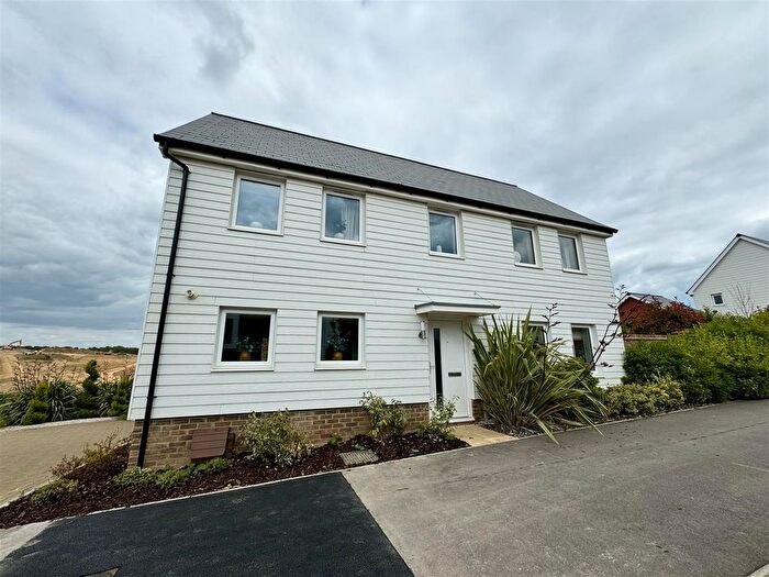 4 Bedroom Detached House To Rent In Foxglove Avenue, Bexhill-On-Sea, TN40