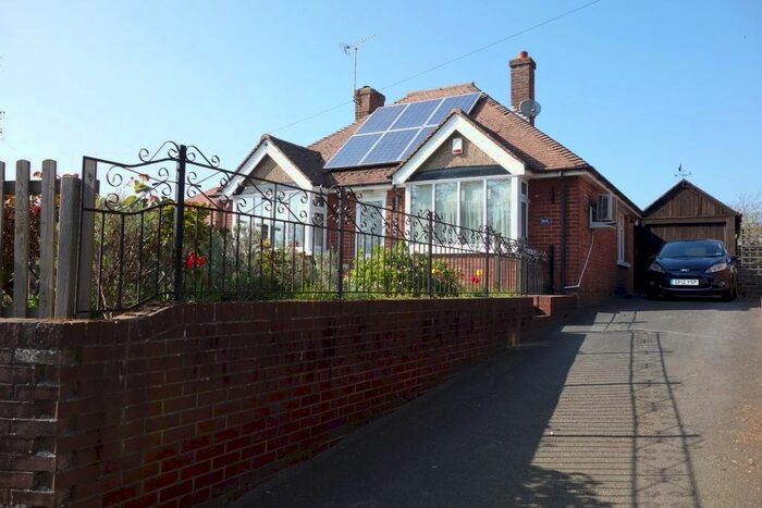 2 Bedroom Detached Bungalow To Rent In Canterbury Road, Kennington, Ashford, TN24