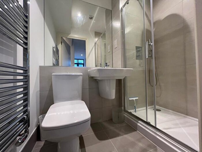 1 Bedroom Flat To Rent In Sloane House, New Street, Aylesbury, HP20