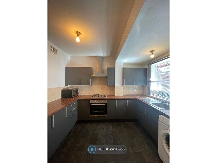 4 Bedroom Semi Detached House To Rent In Jarrow Road, Sheffield, S11