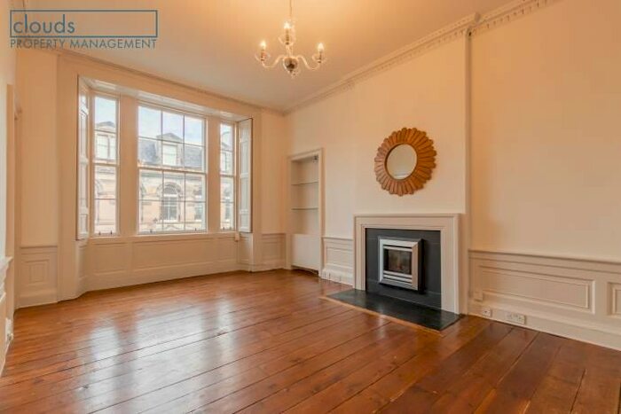 2 Bedroom Flat To Rent In East Broughton Place, New Town, Edinburgh, EH1