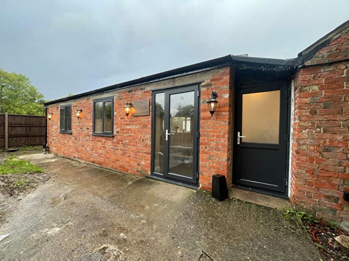 3 Bedroom Barn Conversion To Rent In Peartree Bridge Waterside Milton Keynes, MK6