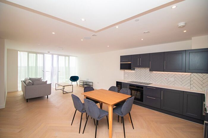 3 Bedroom Flat To Rent In Clarendon Road, Watford, WD17