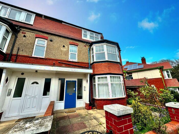 2 Bedroom Flat To Rent In Devonshire Drive, Scarborough, YO12