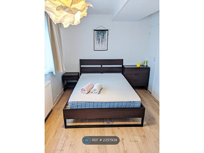 2 Bedroom Maisonette To Rent In Southern Grove, London, E3