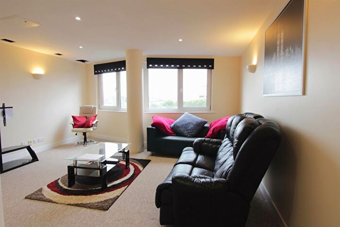 2 Bedroom Flat To Rent In Arnhem Place, London, E14