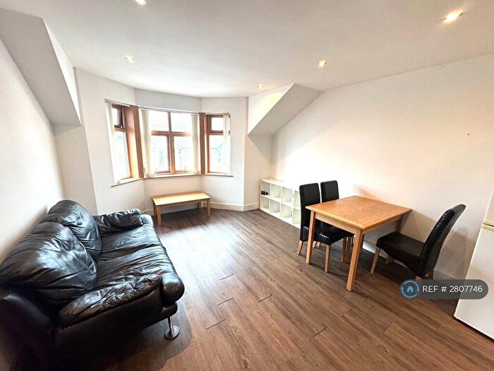 2 Bedroom Flat To Rent In Pentyrch Court, Cardiff, CF24