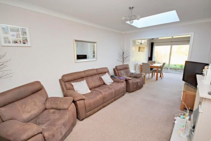 3 Bedroom Semi-Detached Bungalow For Sale In Howard Drive, Allington, Maidstone, ME16