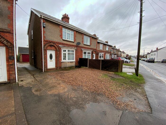 3 Bedroom Semi-Detached House To Rent In Northlands Road, Scunthorpe, DN15