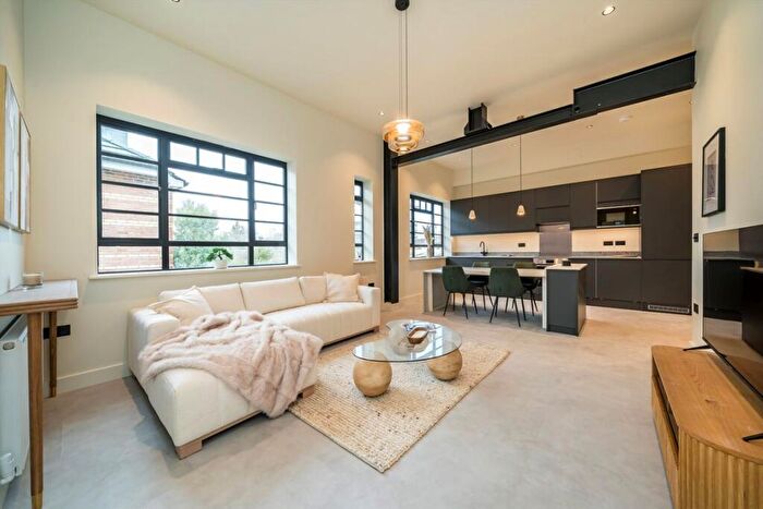 2 Bedroom Flat For Sale In Barmeston Road, Catford, SE6