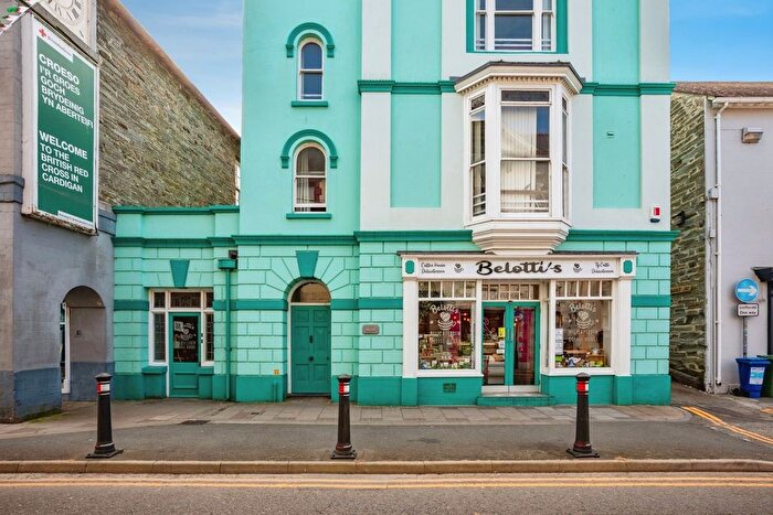 4 Bedroom Flat For Sale In High Street, Cardigan, Ceredigion, SA43
