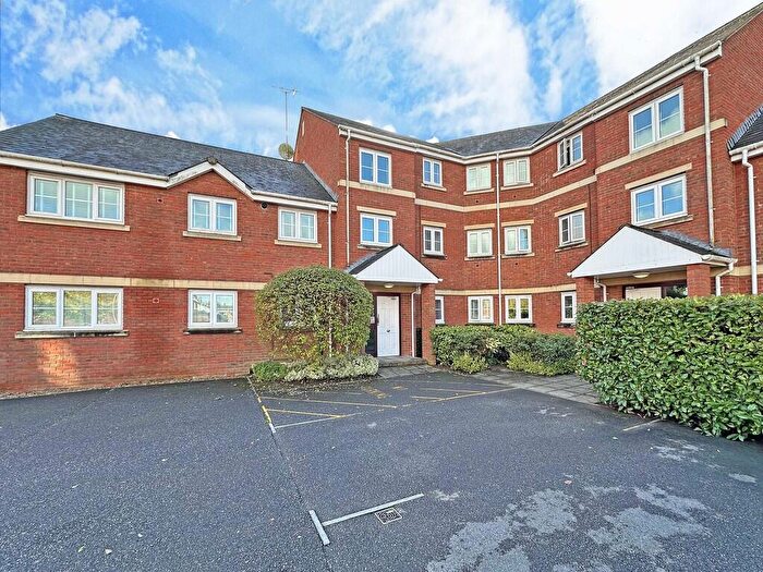 2 Bedroom Apartment For Sale In Seabrook Mews, Exeter, EX2
