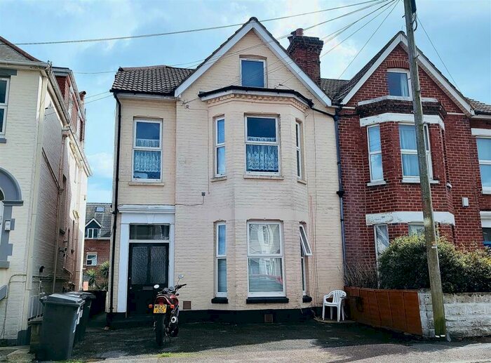 Studio To Rent In Westby Road, Boscombe, BH5
