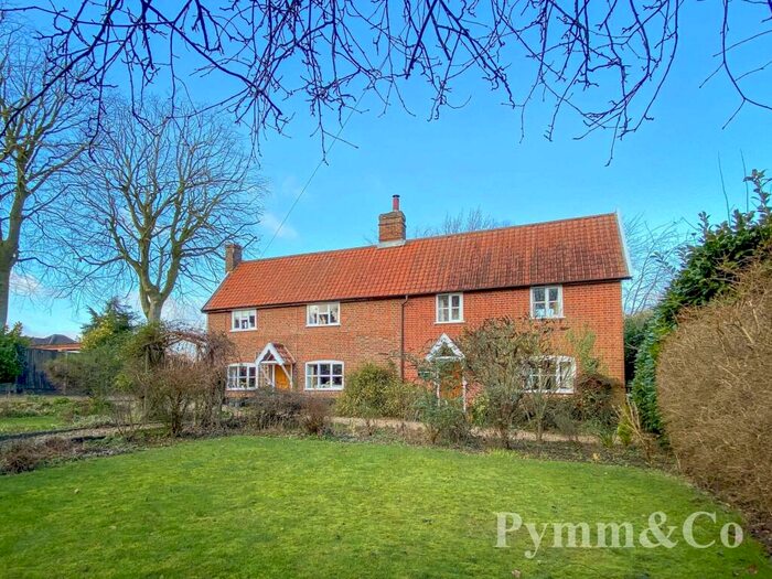 4 Bedroom Detached House For Sale In Mill Road, Hempnall, NR15