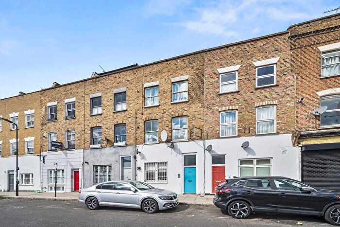 1 Bedroom Flat To Rent In Clarence Road, E5
